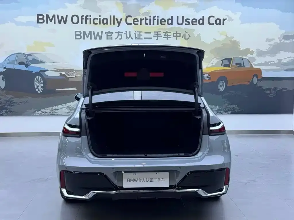 BMW i7 — фото 7