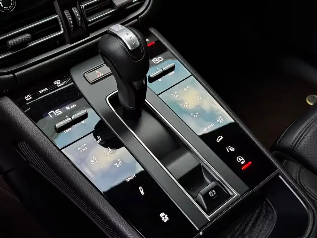 Porsche Macan — фото 10