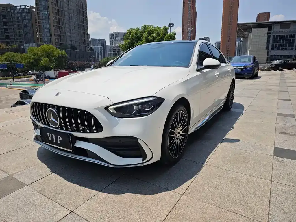 Mercedes-Benz C-Class — фото 1