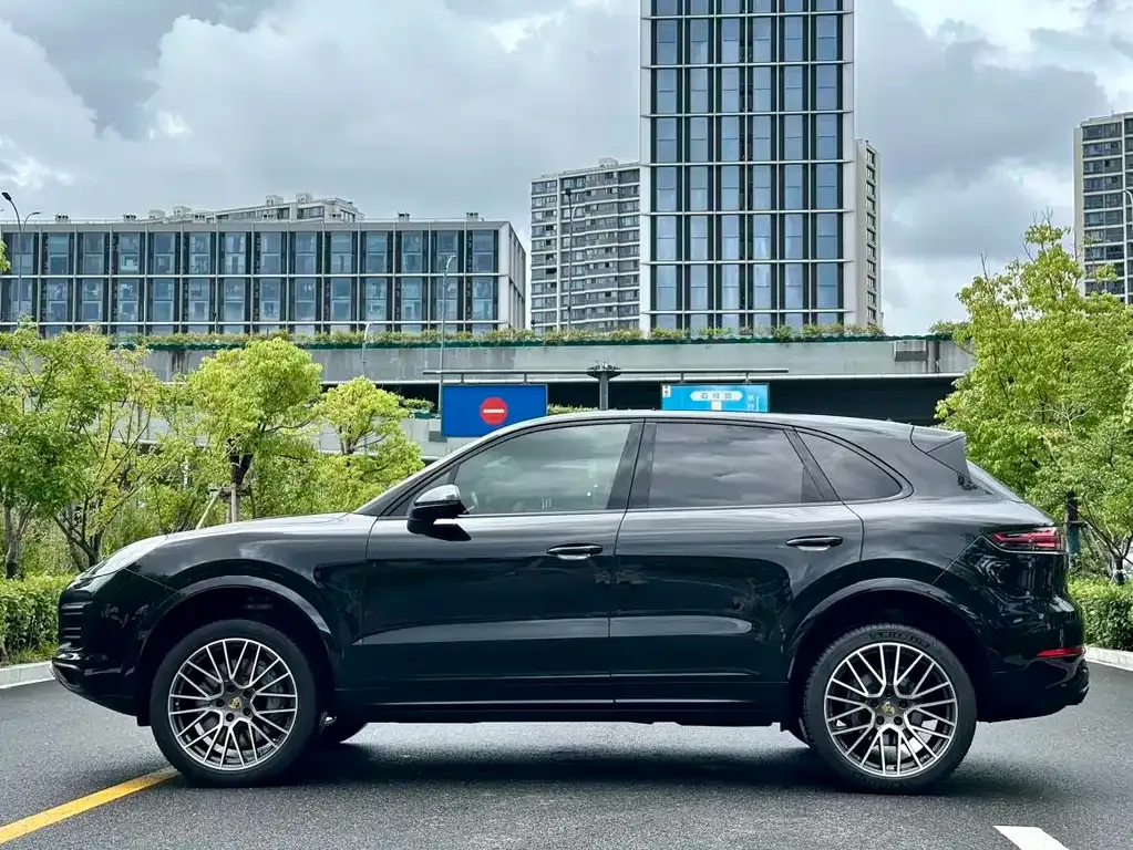 Porsche Cayenne — фото 4