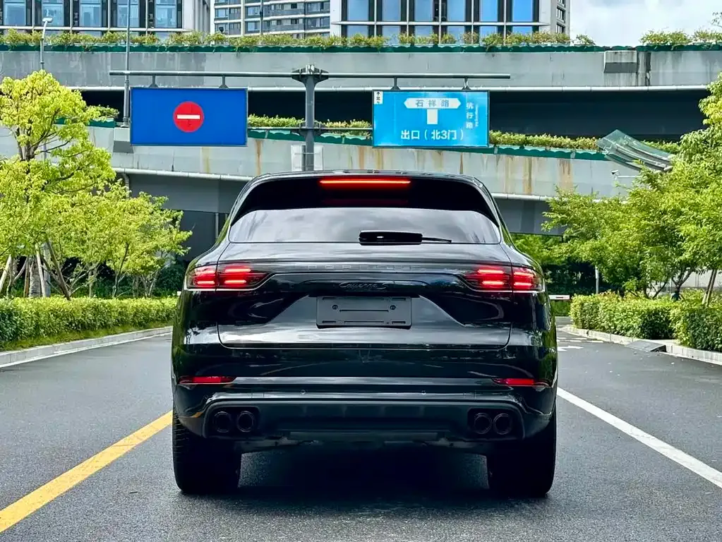 Porsche Cayenne — фото 6