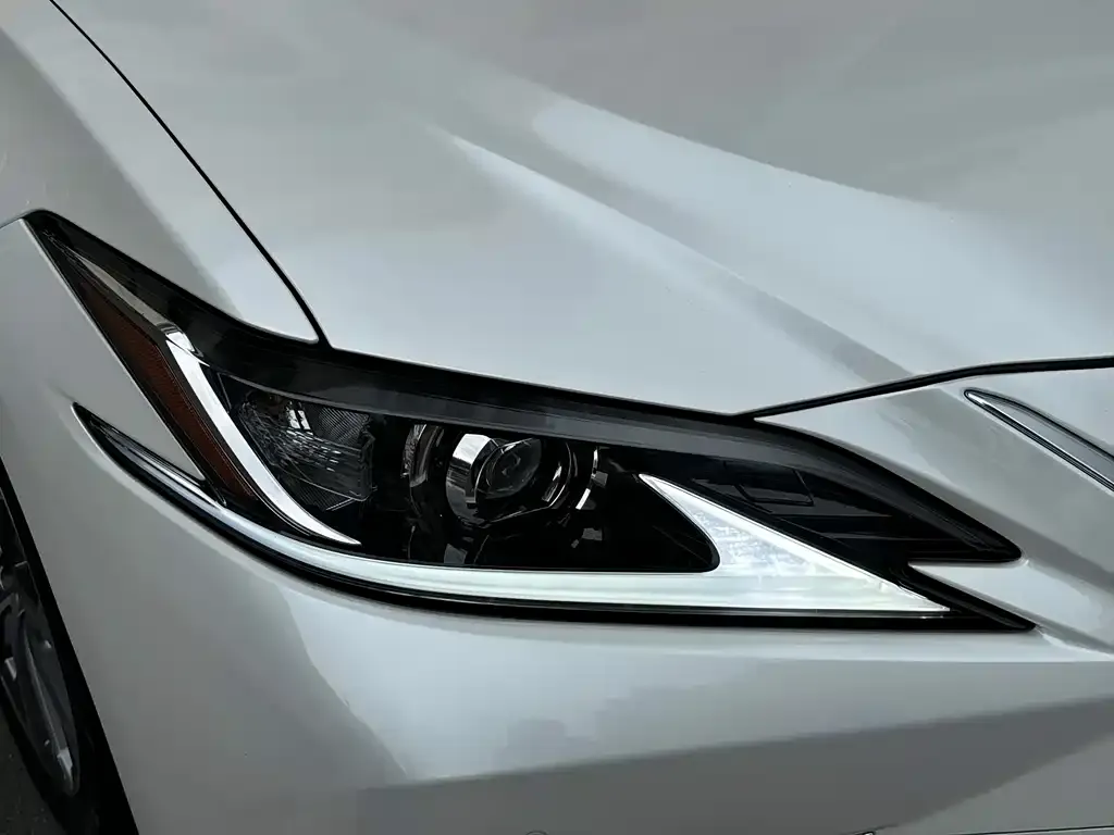 Lexus ES — фото 4
