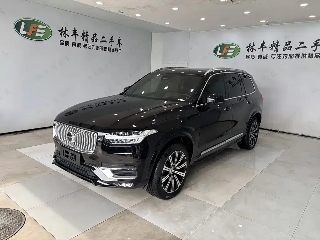 Volvo XC90 — фото 1