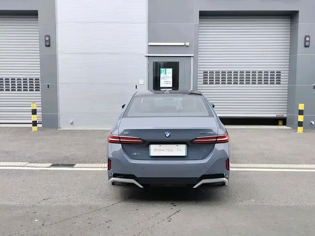 BMW i5 — фото 3
