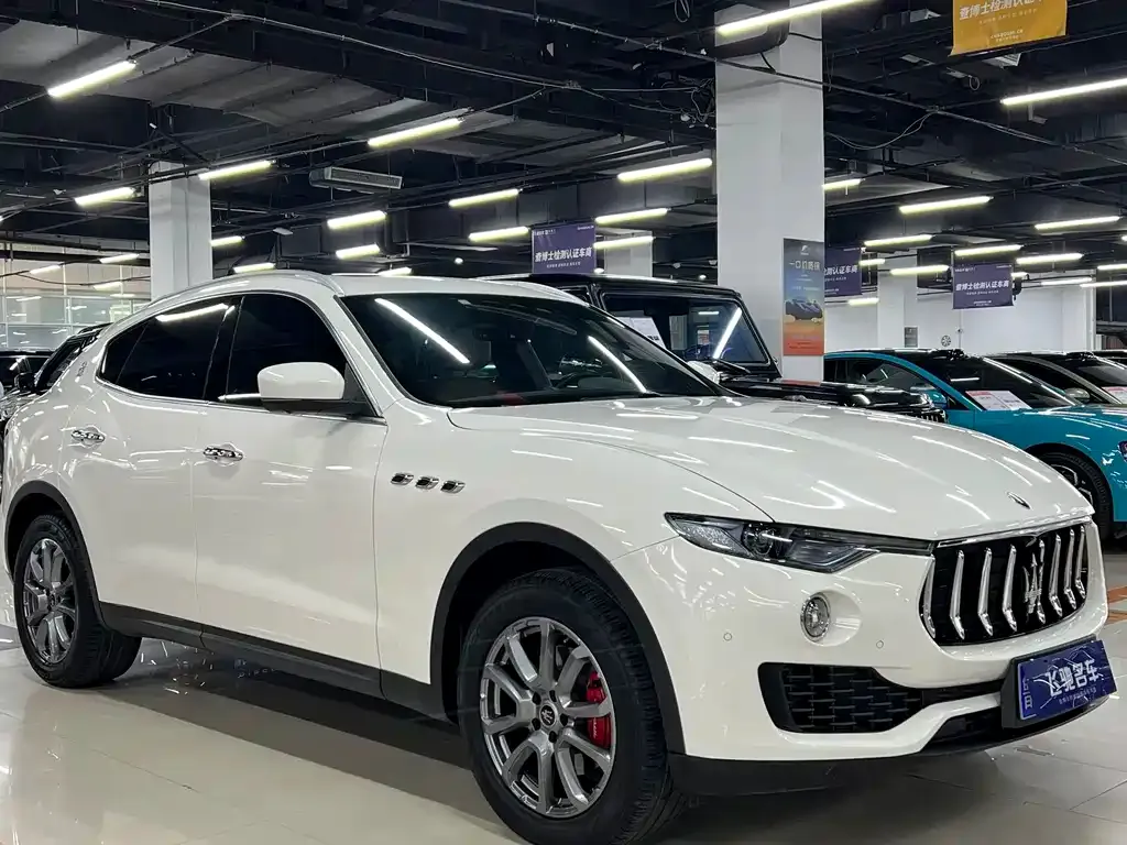 Maserati Levante — фото 3