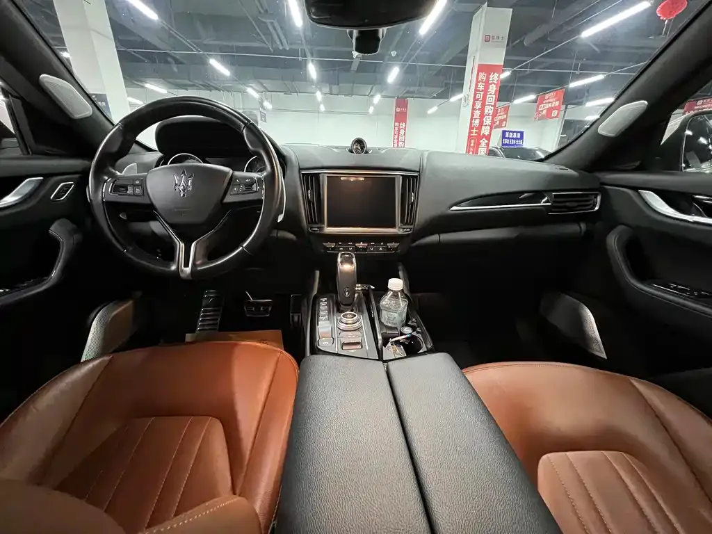 Maserati Levante — фото 6