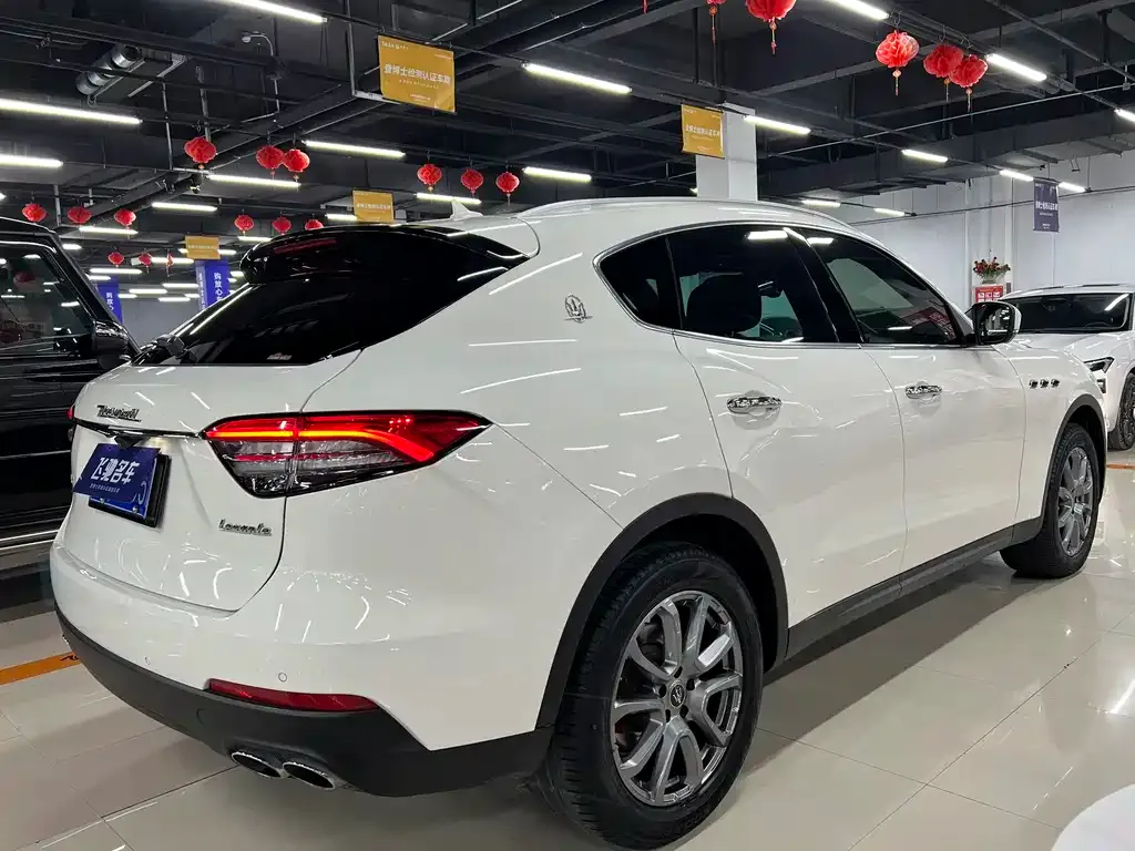 Maserati Levante — фото 7
