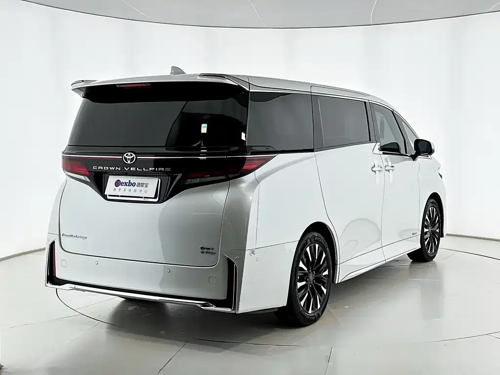 Toyota Vellfire — фото 3