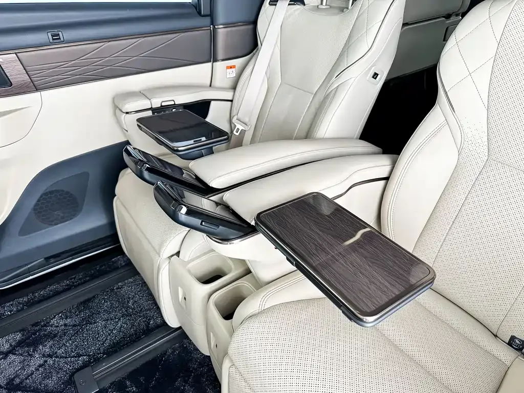 Toyota Vellfire — фото 7