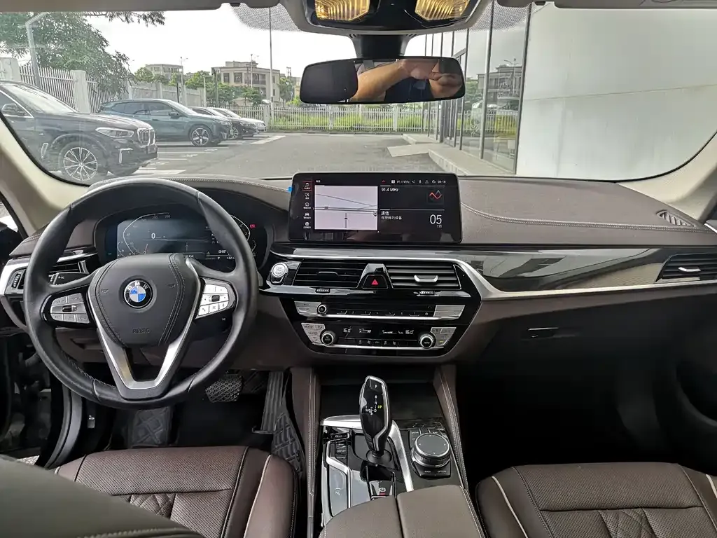 BMW 5 Series — фото 5