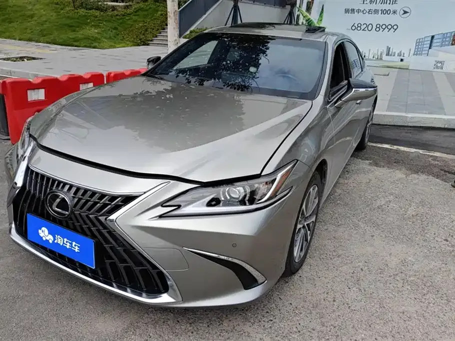 Lexus ES — фото 1