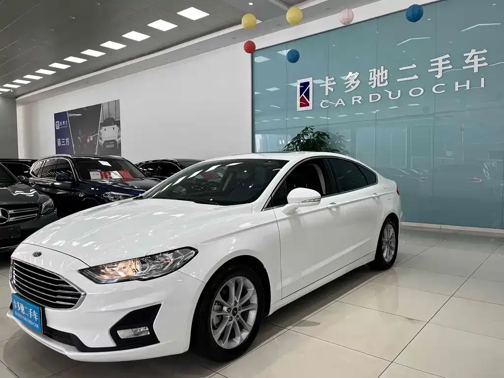 Ford Mondeo — фото 1