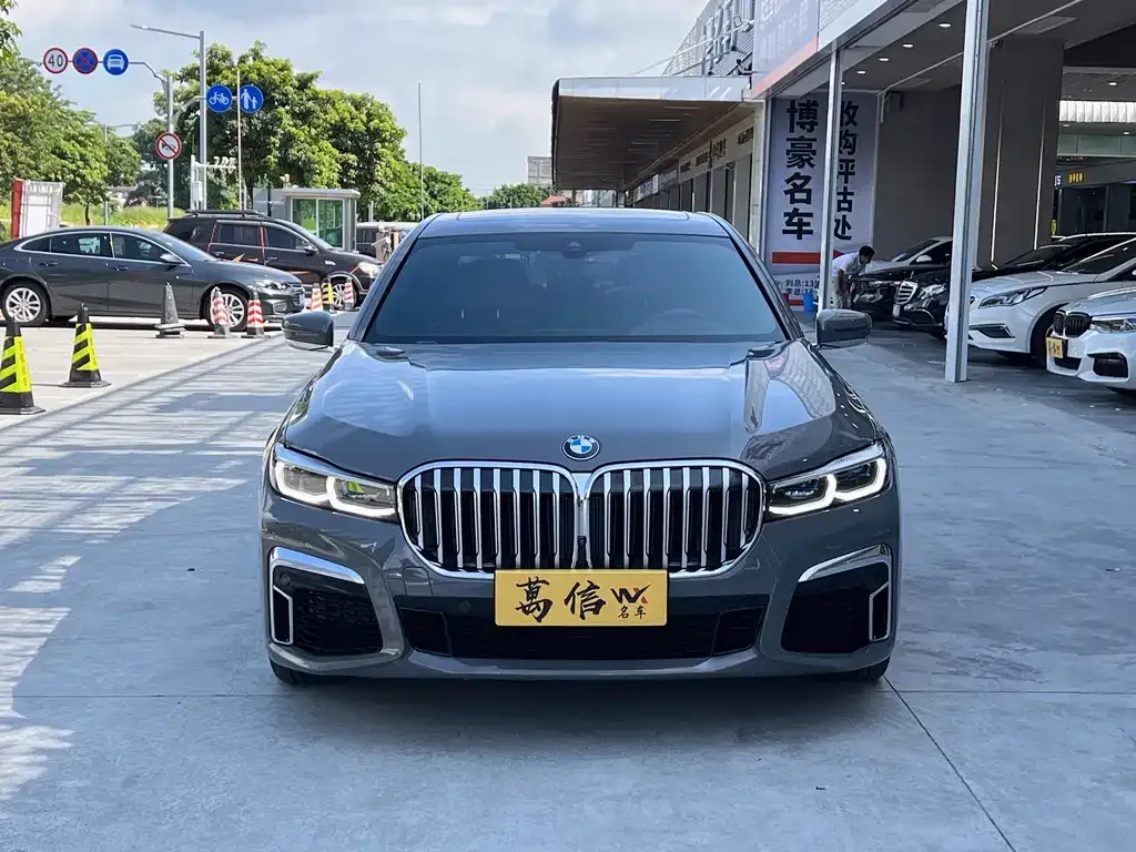 BMW 7 Series — фото 2