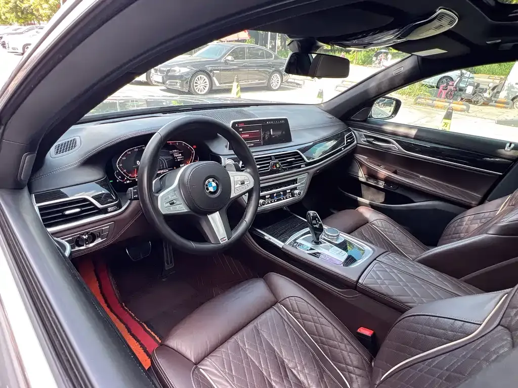 BMW 7 Series — фото 5