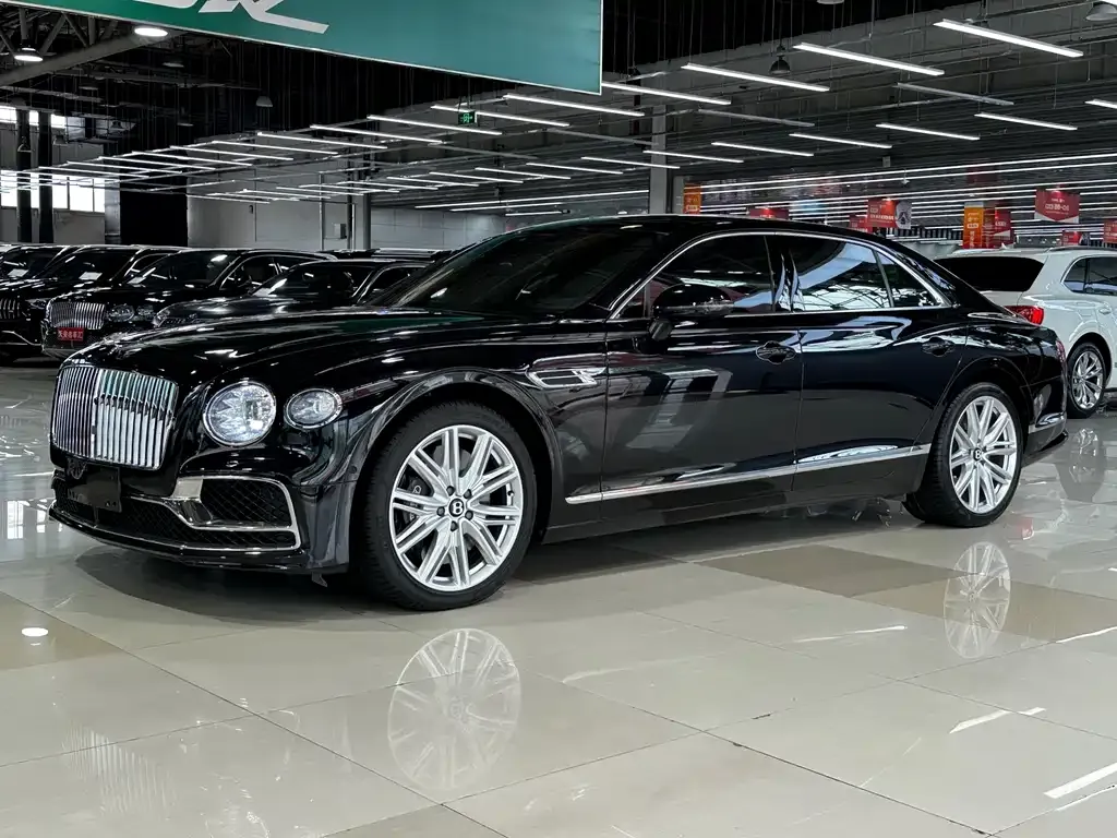 Bentley Flying Spur — фото 1