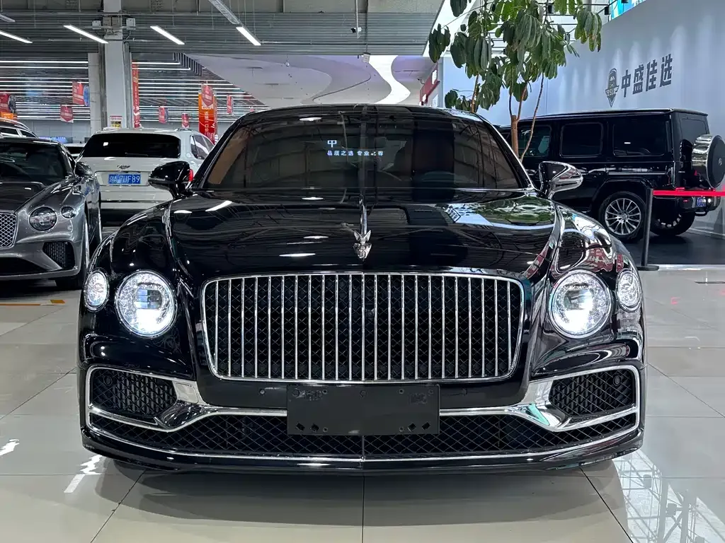Bentley Flying Spur — фото 2