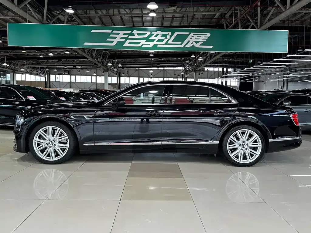 Bentley Flying Spur — фото 3