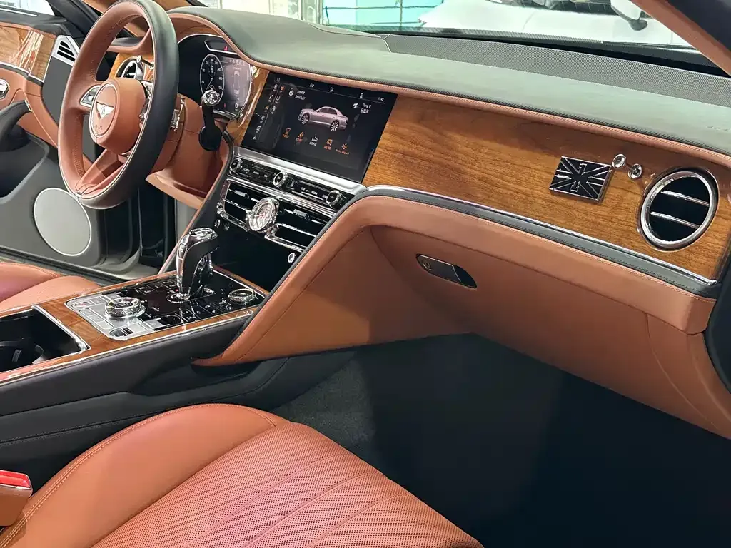Bentley Flying Spur — фото 8