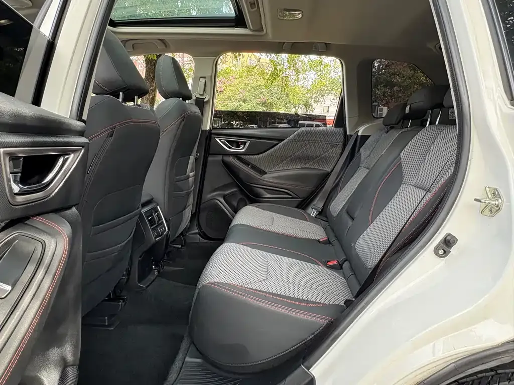Subaru Forester — фото 9