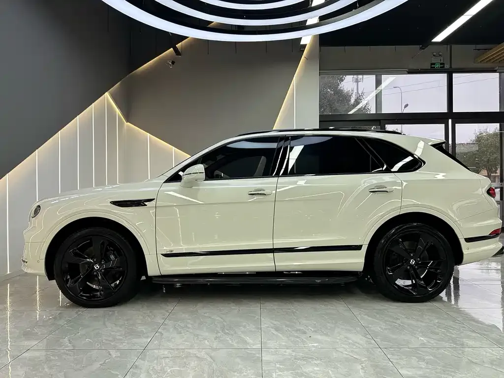 Bentley Bentayga — фото 7