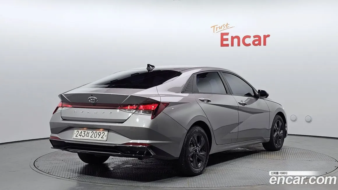Hyundai AVANTE — фото 2