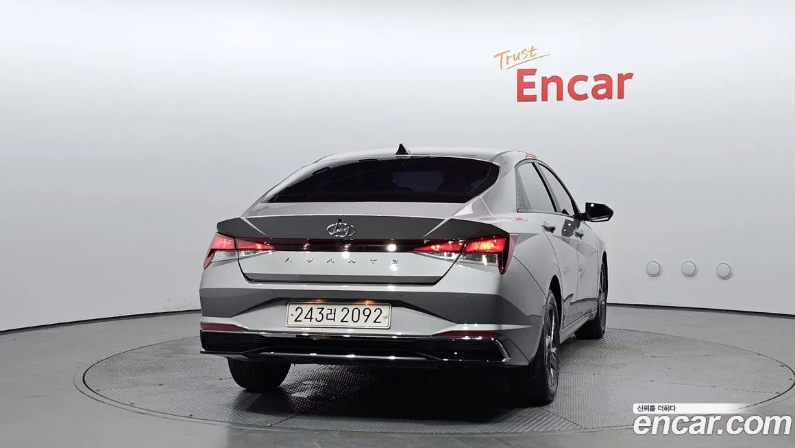 Hyundai AVANTE — фото 4