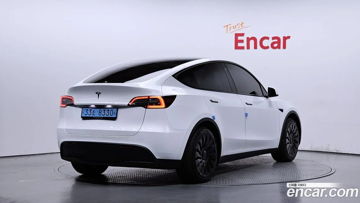 Tesla Model Y — фото 2