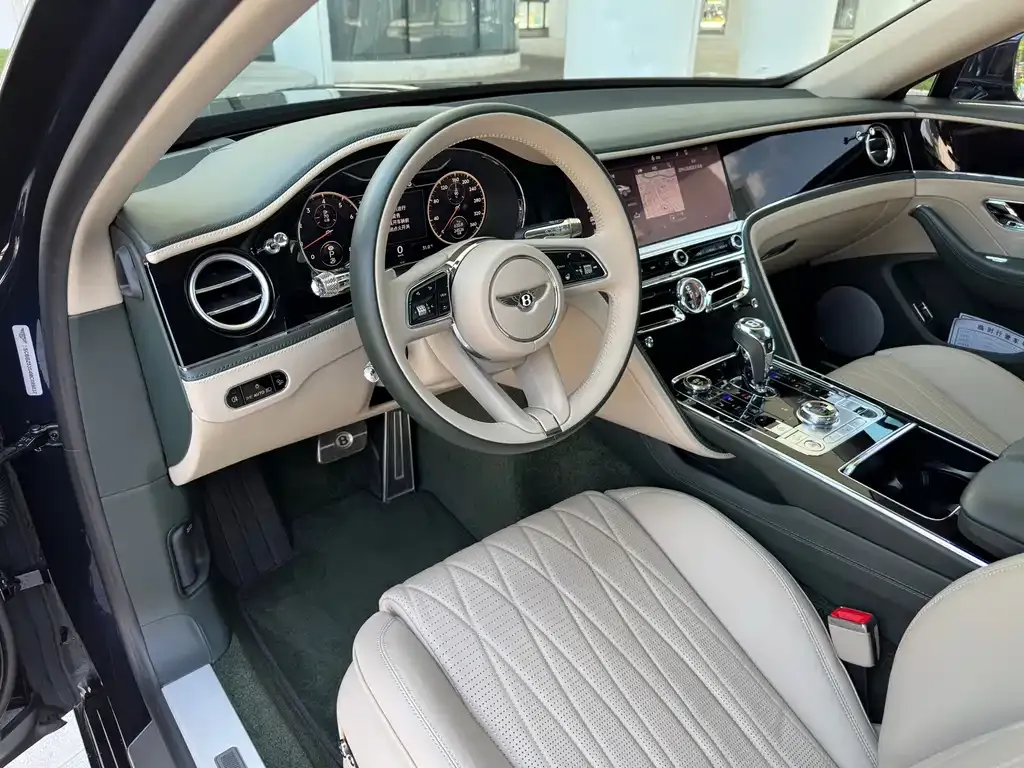 Bentley Flying Spur — фото 10