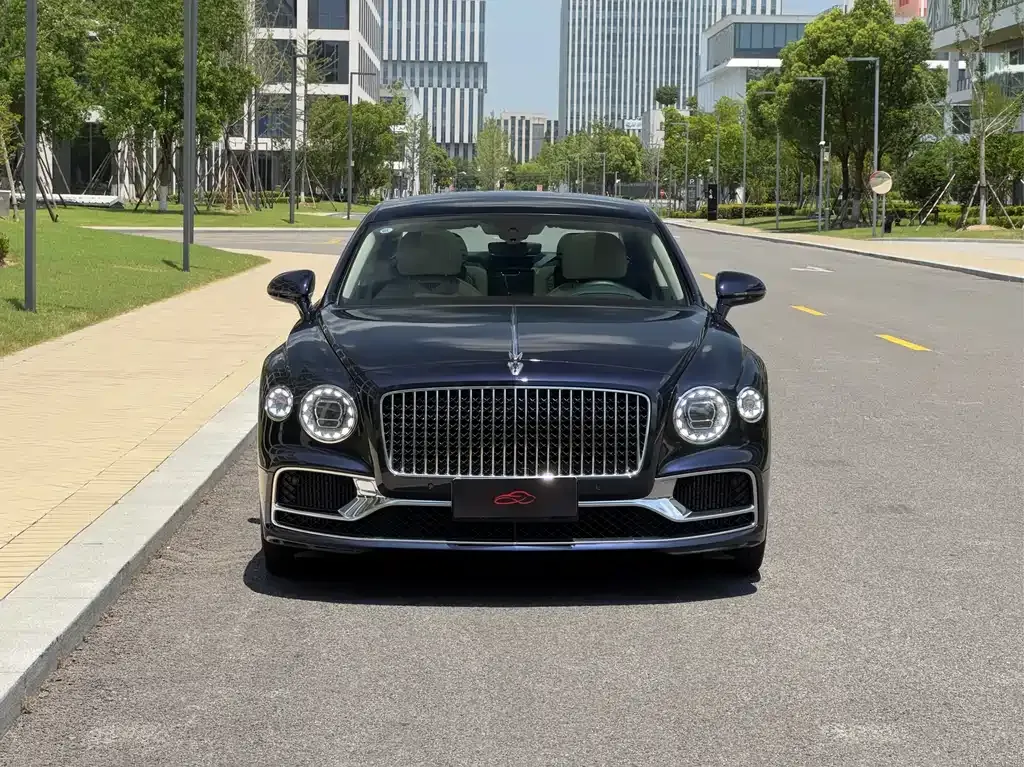 Bentley Flying Spur — фото 2