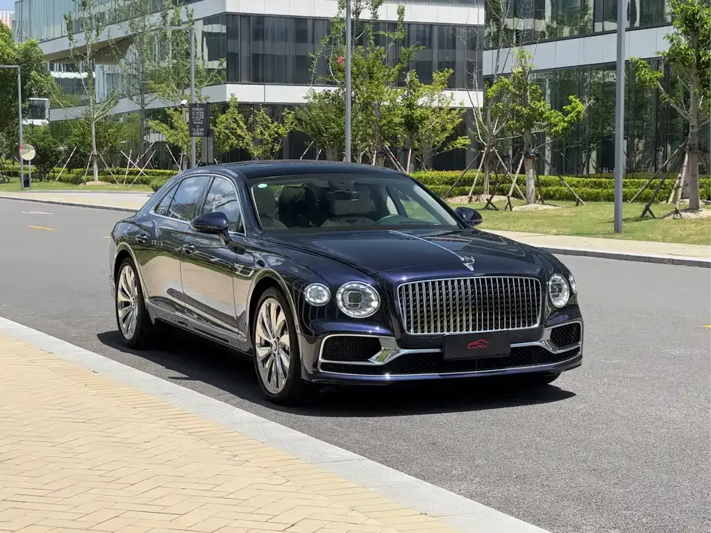 Bentley Flying Spur — фото 3