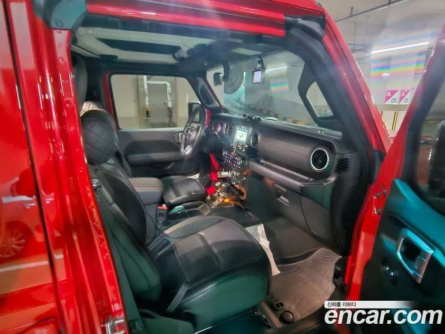Jeep Wrangler — фото 1