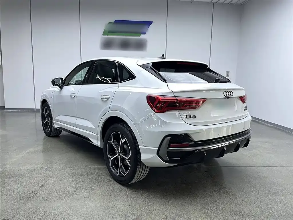 Audi Q3 Sportback — фото 10