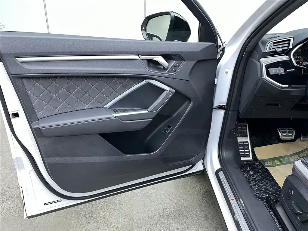 Audi Q3 Sportback — фото 5