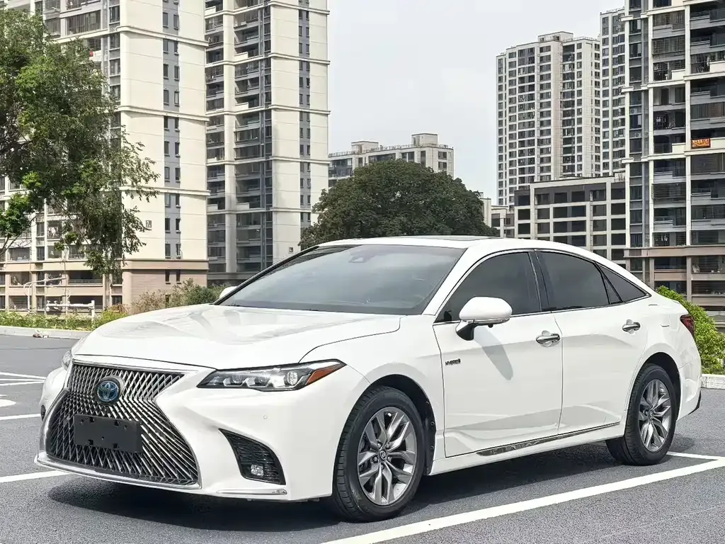 Toyota Avalon — фото 1