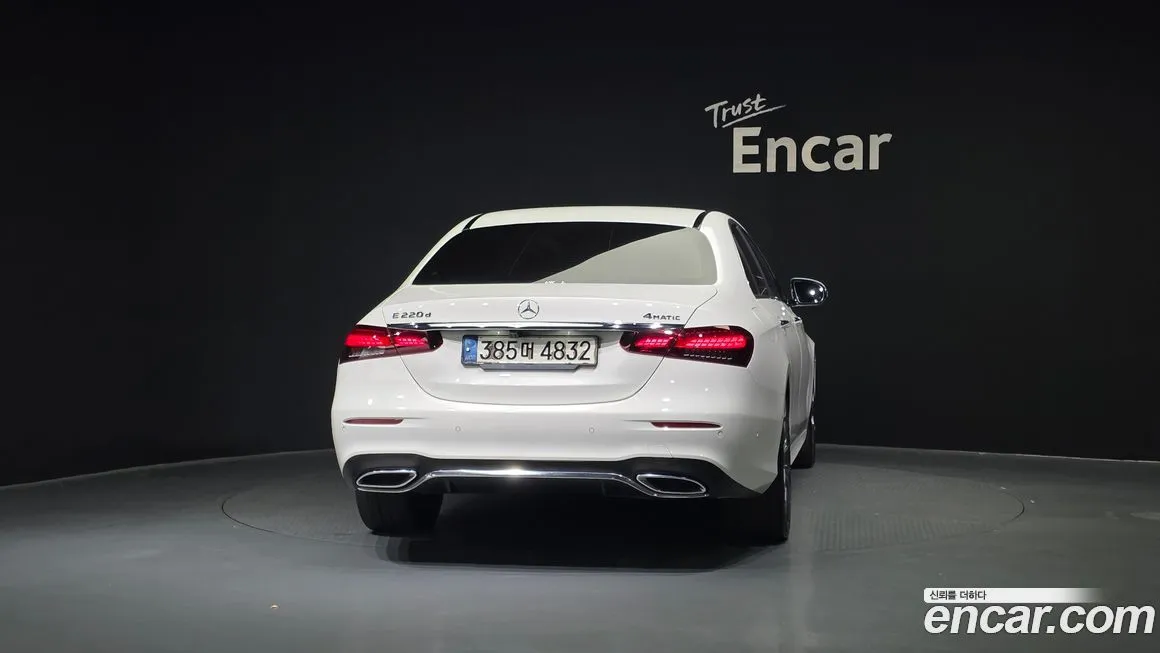 Mercedes-Benz E-Class — фото 4
