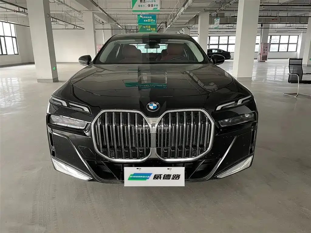 BMW 7 Series — фото 2