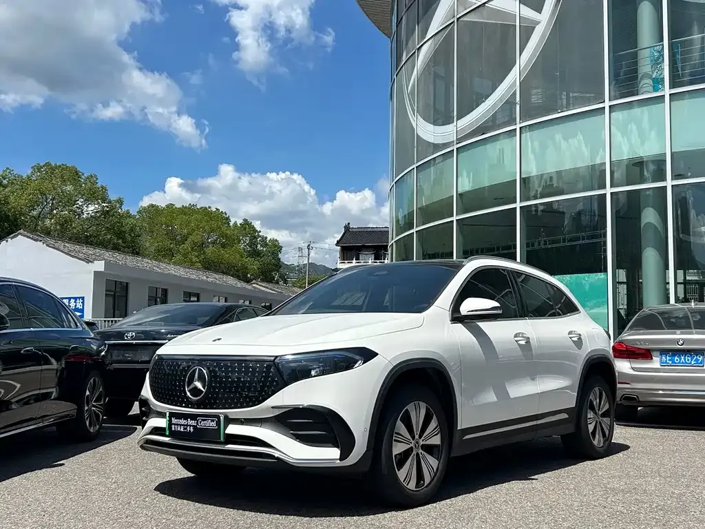Mercedes-Benz EQA — фото 1