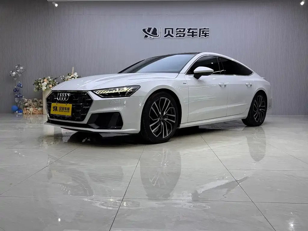 Audi A7 — фото 1