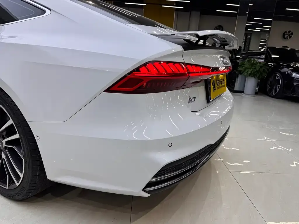 Audi A7 — фото 8