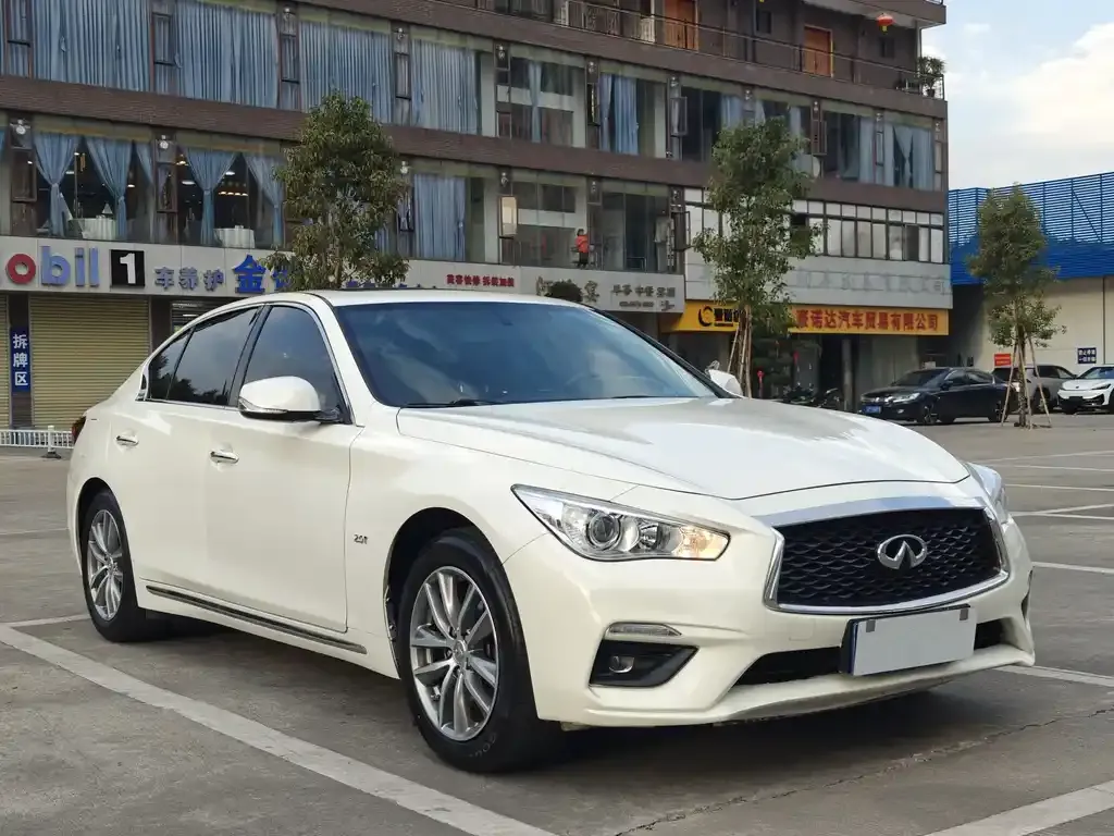 Infiniti Q50L — фото 3