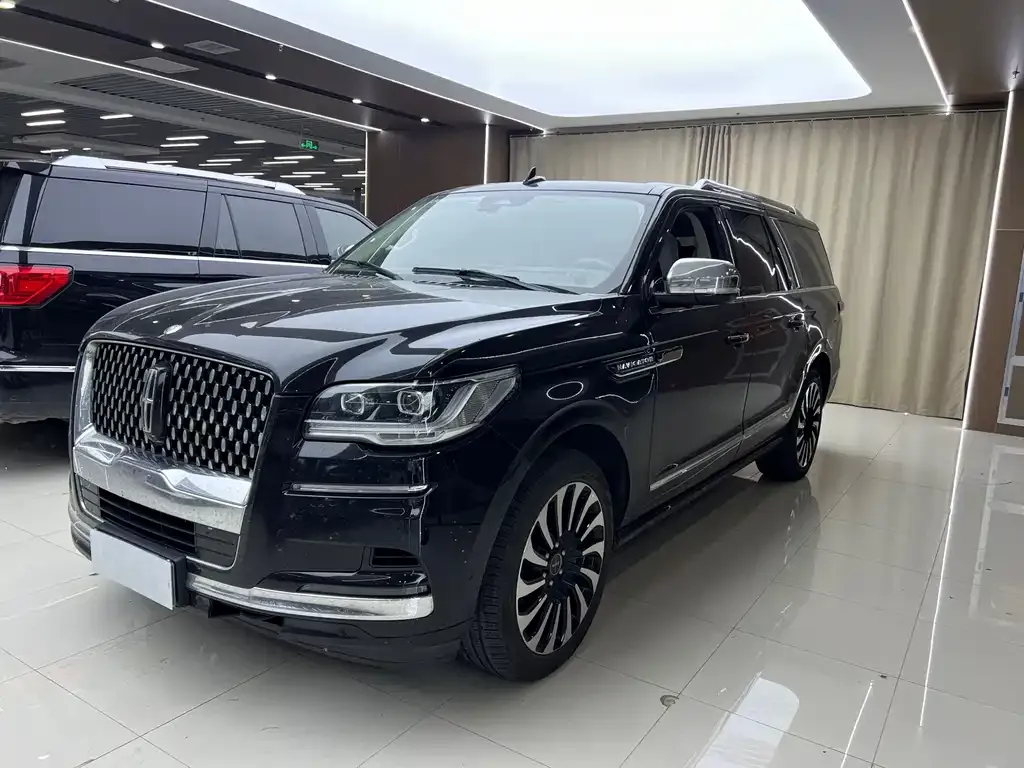 Lincoln Navigator One — фото 1