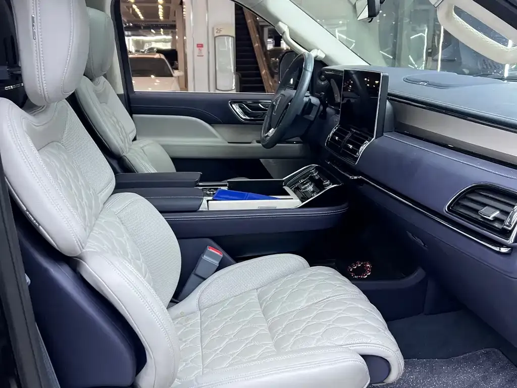 Lincoln Navigator One — фото 10