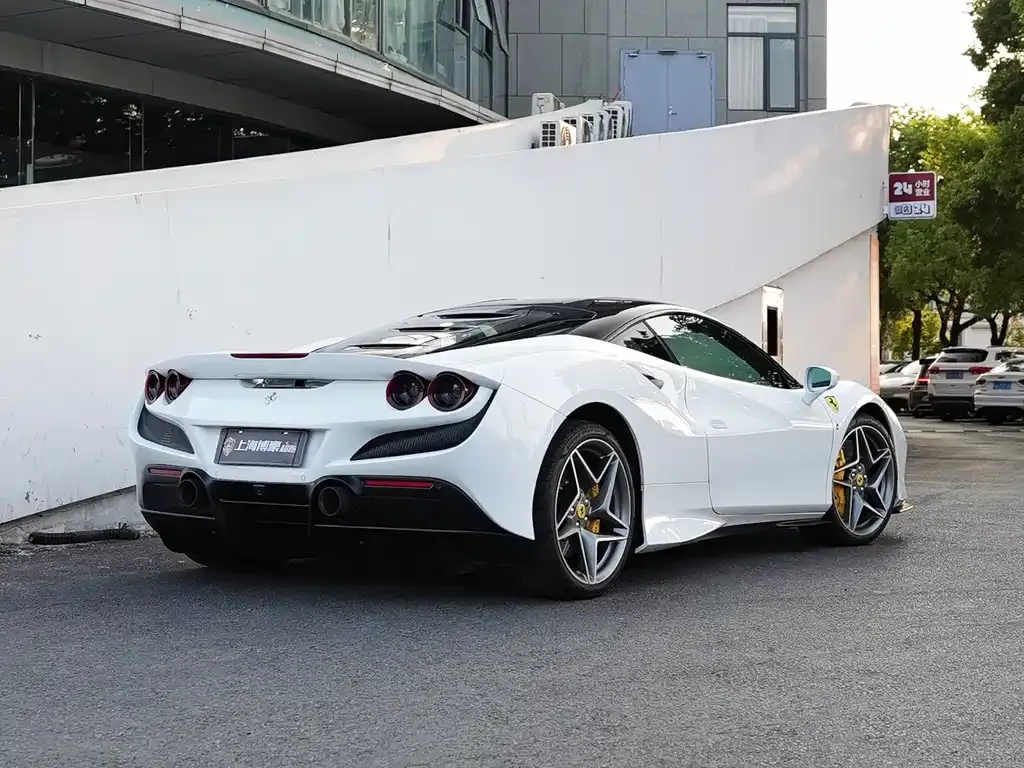 Ferrari F8 — фото 8