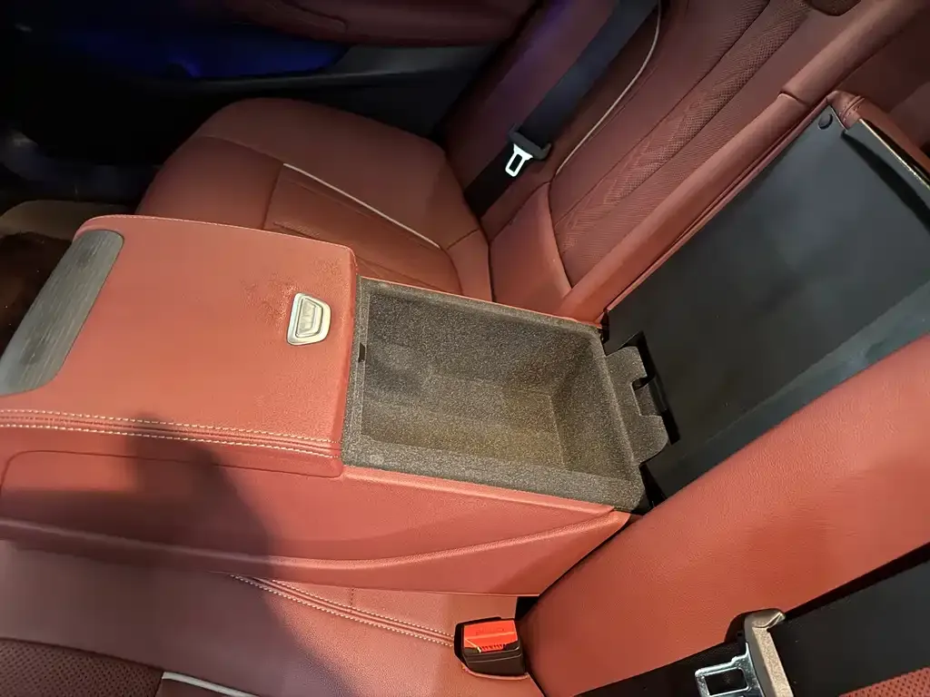 BMW 5 Series — фото 10