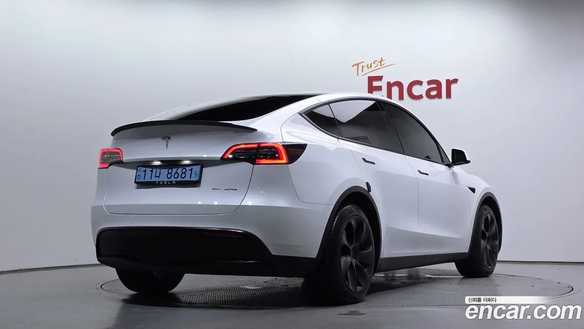 Tesla Model Y — фото 2