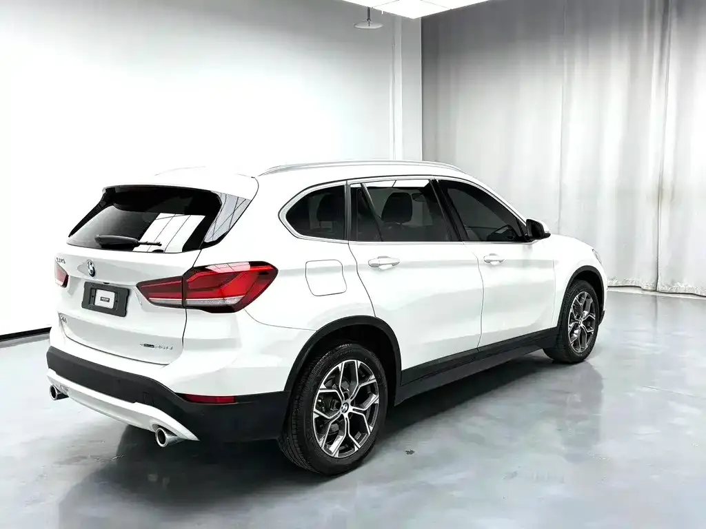 BMW X1 — фото 7