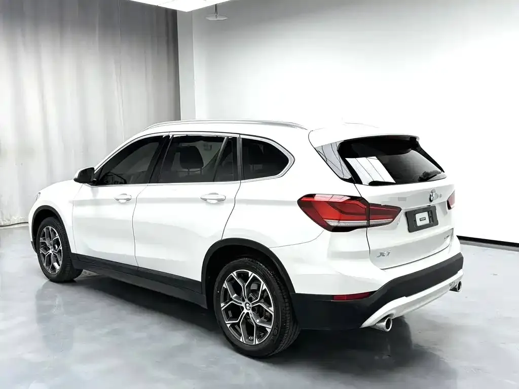 BMW X1 — фото 9