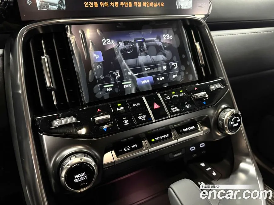 Lexus LX — фото 10