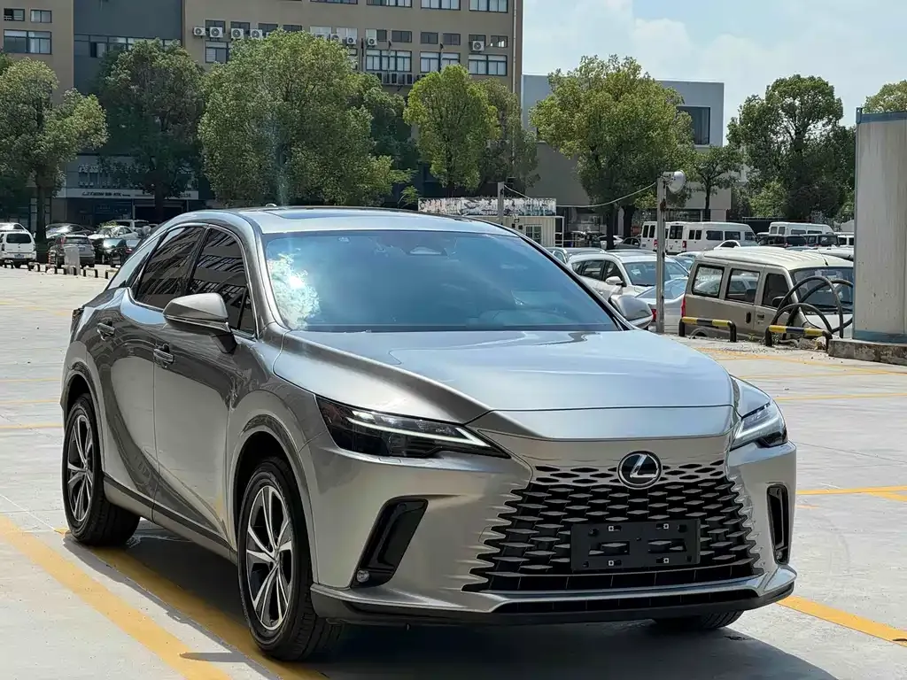 Lexus RX — фото 1