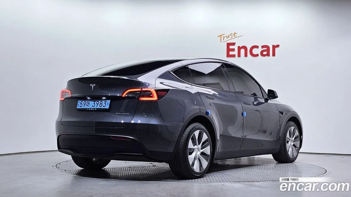 Tesla Model Y — фото 2